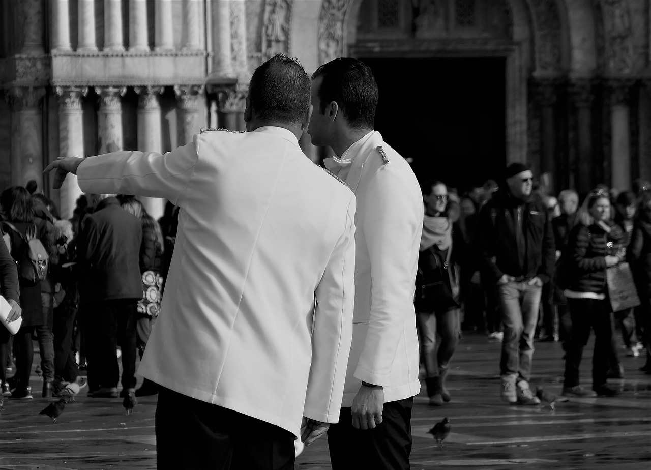 ORIS豪利时米兰：江苏企业注册代理费用